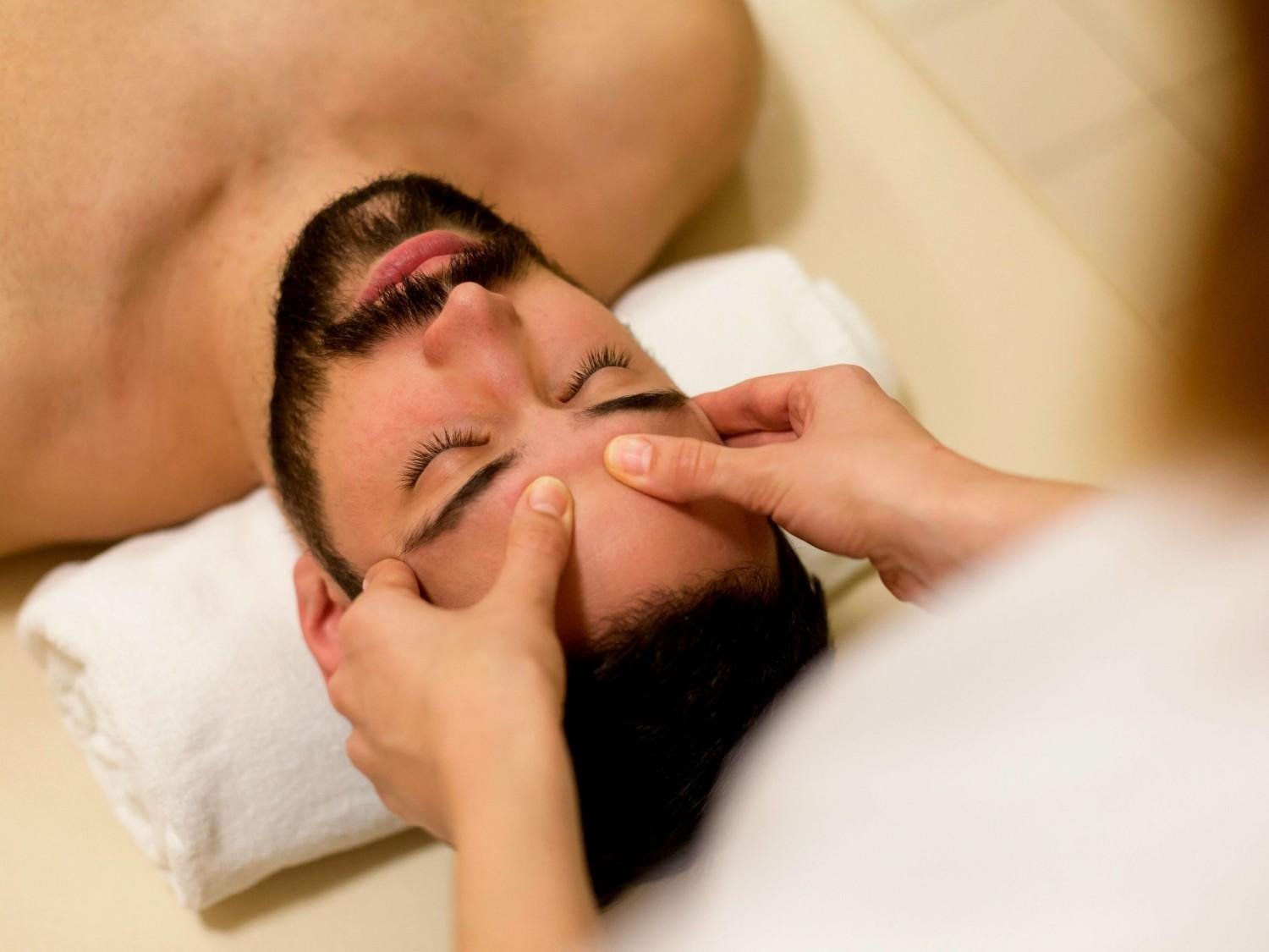 Head Massage In Kolkata